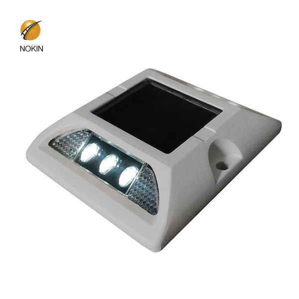 IP68 solar studs light with 6 safety locks manufacturer